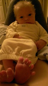 (2013-03-02) - Oliver and his feet(1)